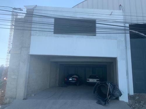 Renta de bodega industrial de 800 m2 en Toluca