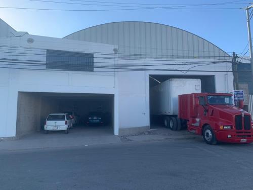 Renta de bodega industrial de 800 m2 en Toluca